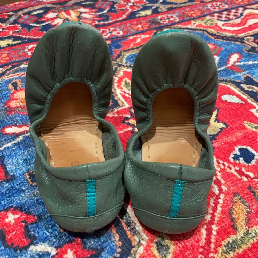 Tieks by Gavriell size 7. Some wear.